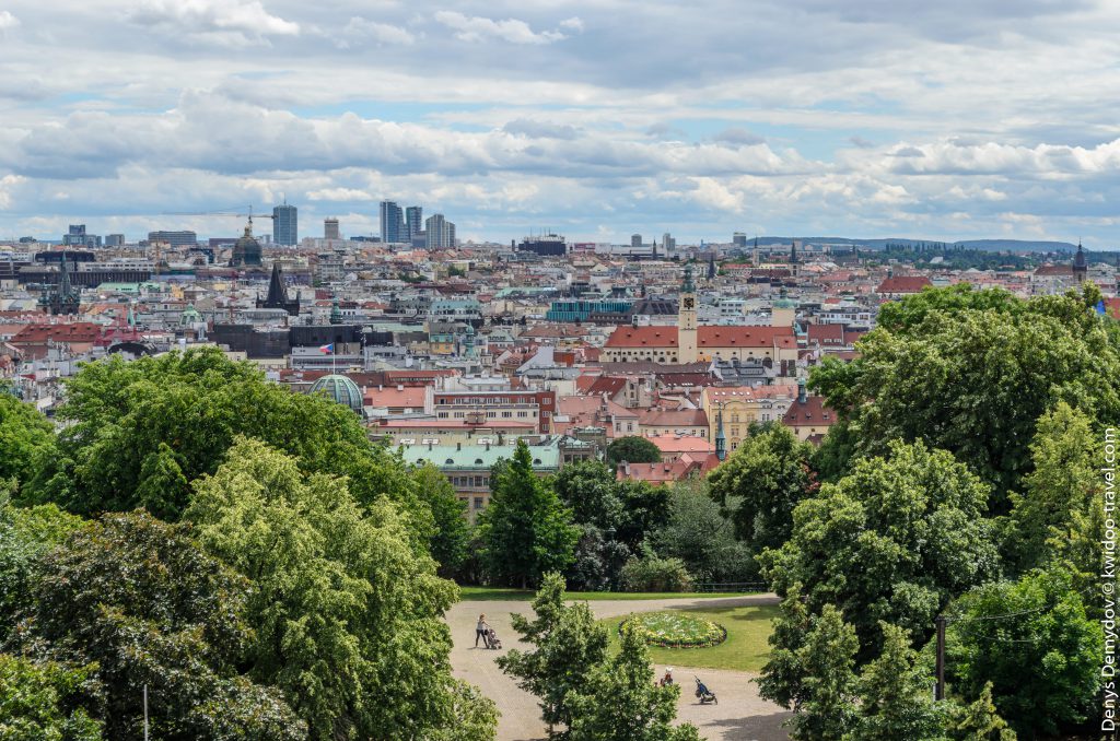 Вид на Летенские сады и Прагу из национального технического музея